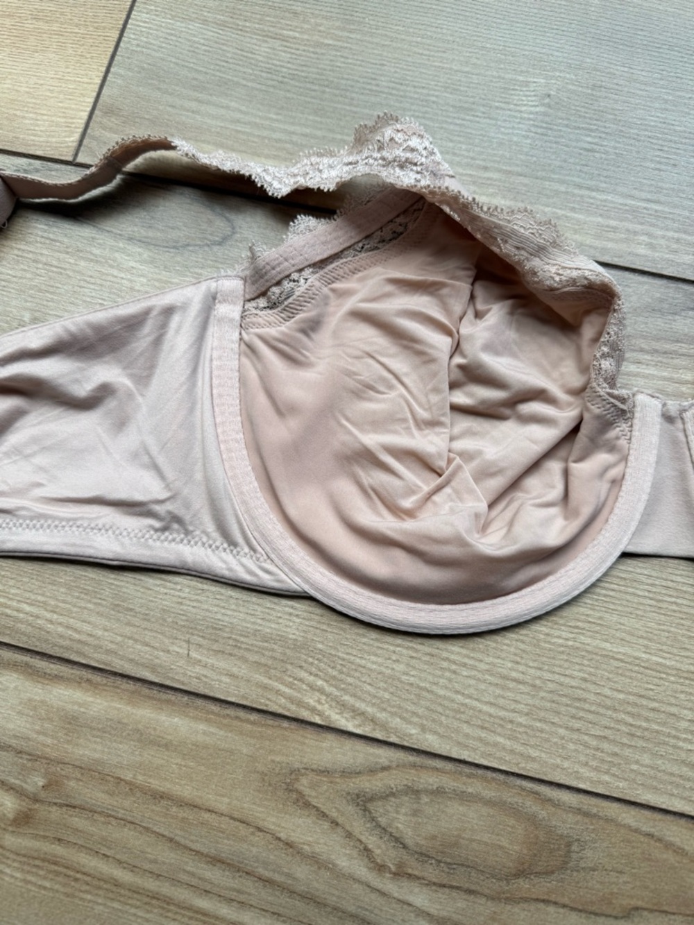 Wacoal Embrace Lace Underwire Bra - Picture 5 of 6